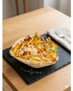 Patatas Con Queso y Ensalada